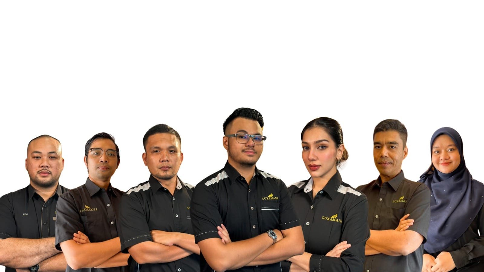 The Luxamana Logistics team together outside the depot